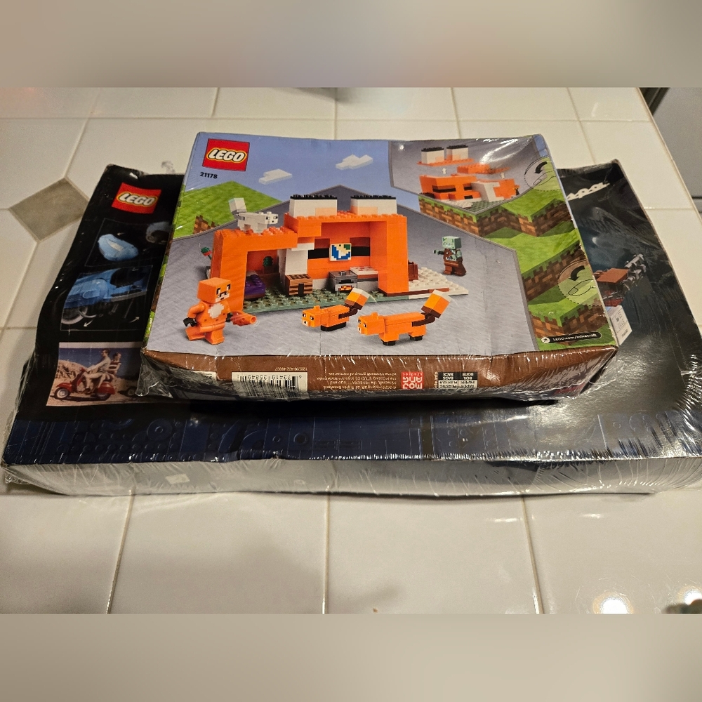 LEGO Minecraft Fox Lodge with Orange and Brown Bricks And LEGO Icons Vespa
